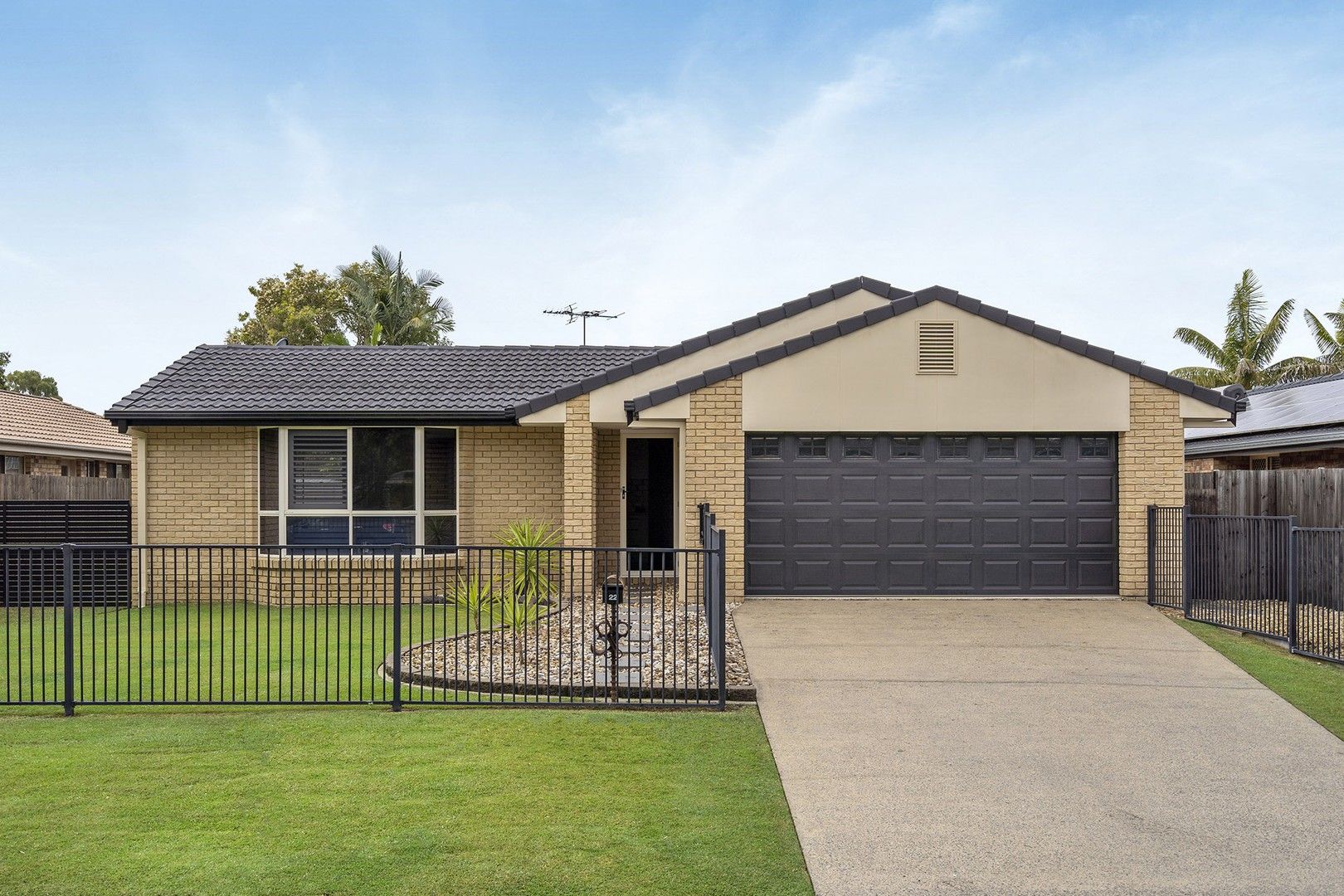 4 bedrooms House in 22 Susan Godfrey Drive WINDAROO QLD, 4207