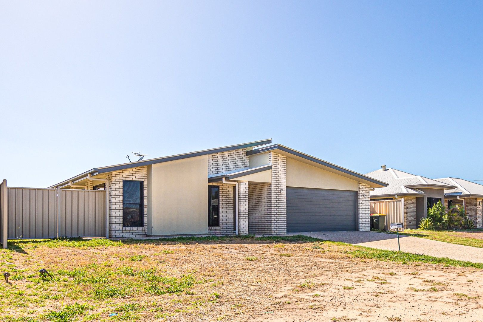 4 bedrooms House in 162 Opal Street EMERALD QLD, 4720