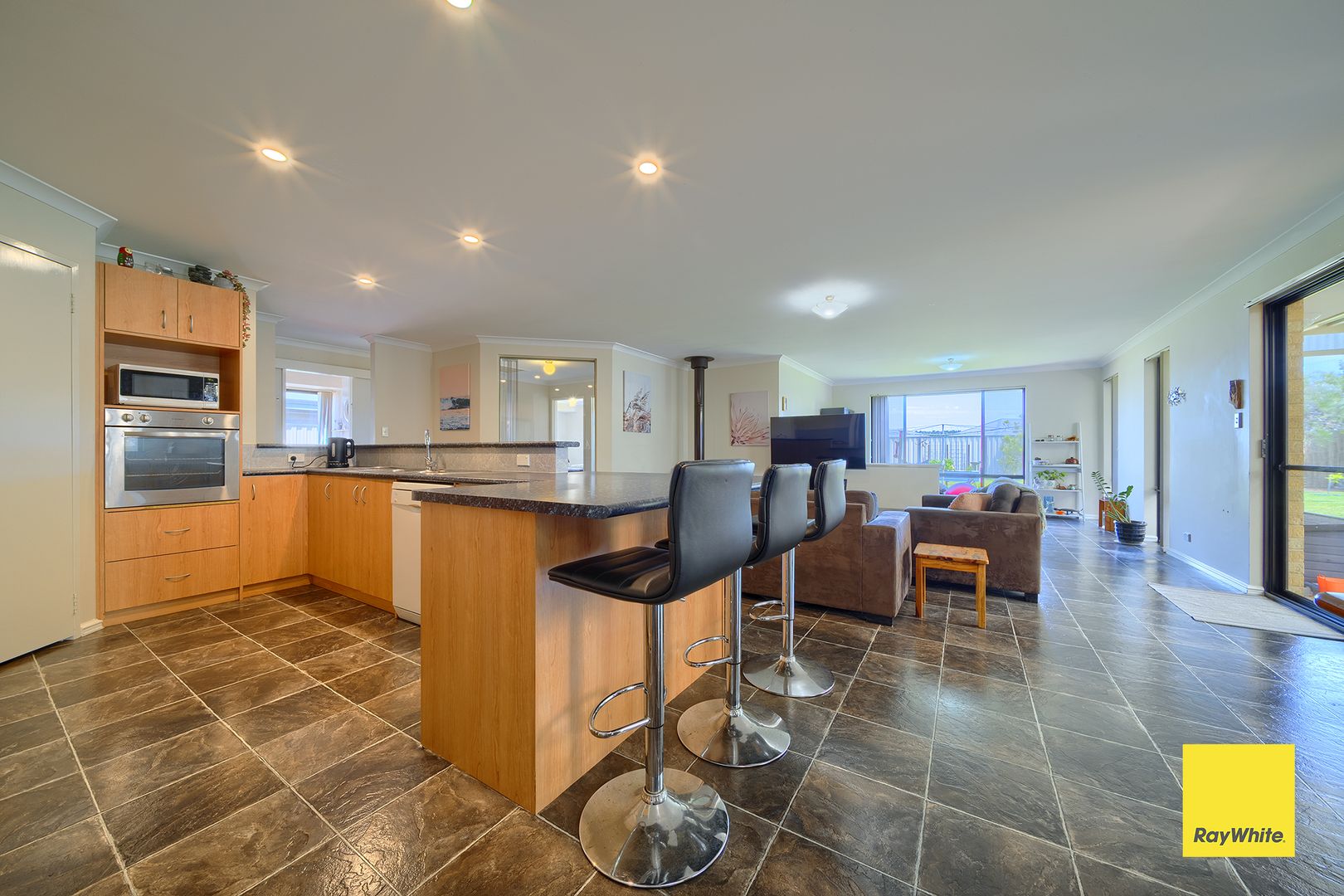 31 Scorpio Drive, McKail WA 6330, Image 2