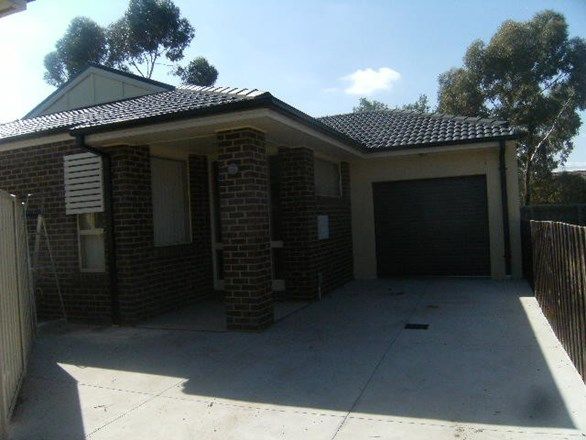 3 bedrooms Apartment / Unit / Flat in 2/50 Jamieson Street ST ALBANS VIC, 3021