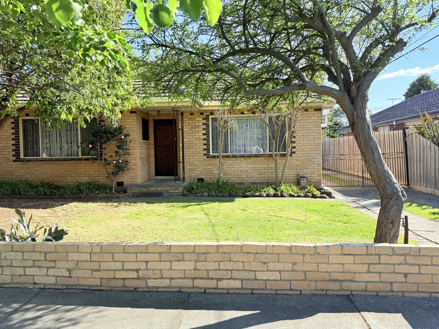 2 bedrooms House in 72 Broadhurst Avenue RESERVOIR VIC, 3073