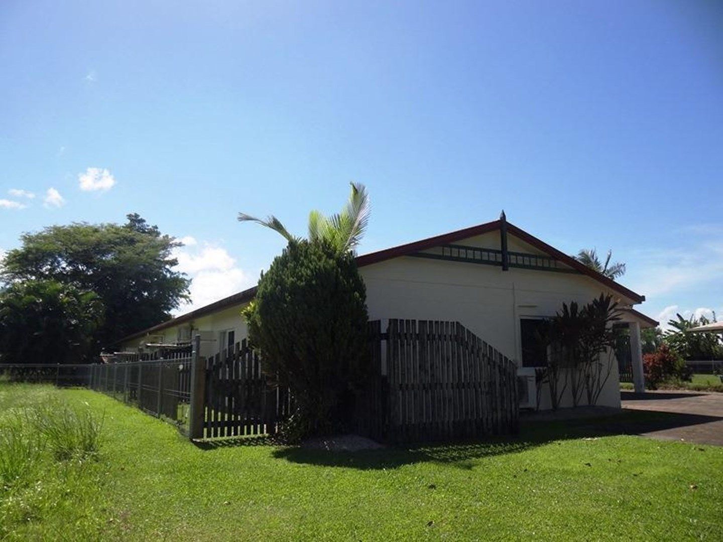 2/6 REYNOLDS Road, Innisfail Estate QLD 4860, Image 0