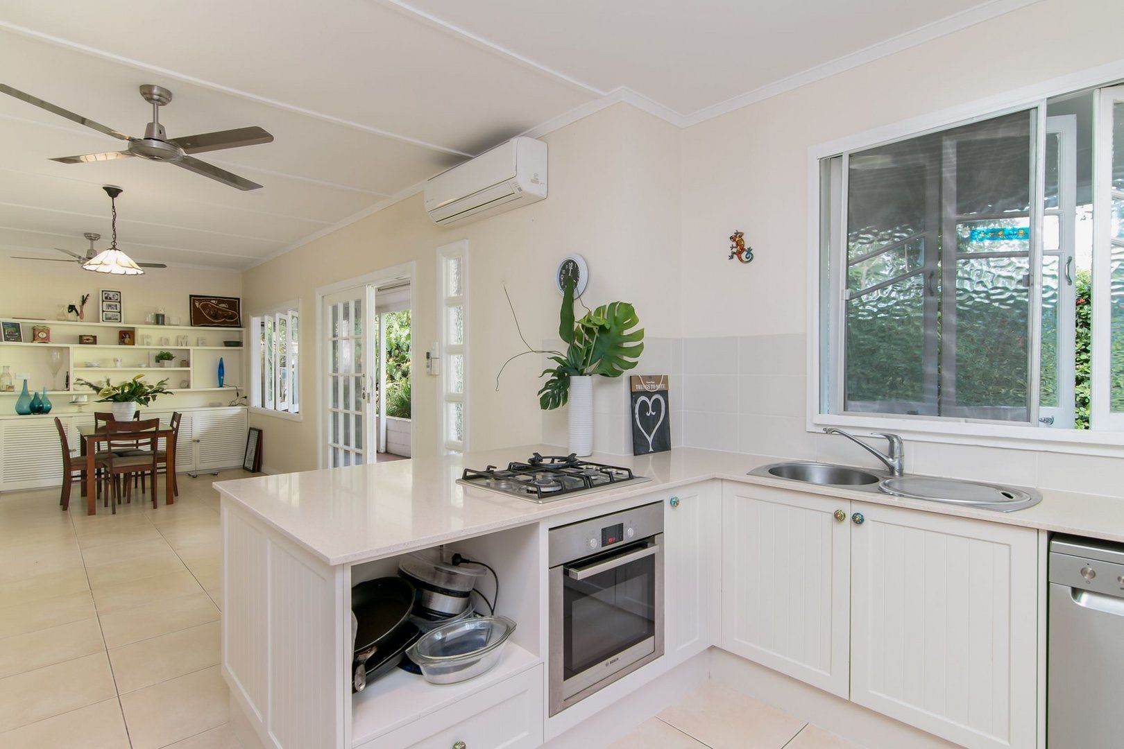 6 Avon Street, Stratford QLD 4870, Image 2