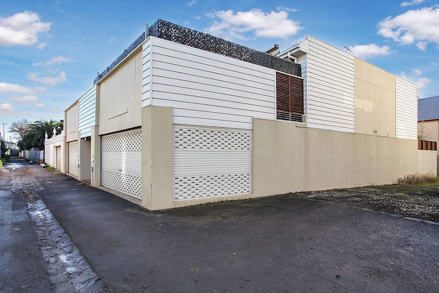3 bedrooms Townhouse in 10 Ryans Lane WILLIAMSTOWN VIC, 3016