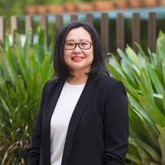 Lee Yue, Property manager