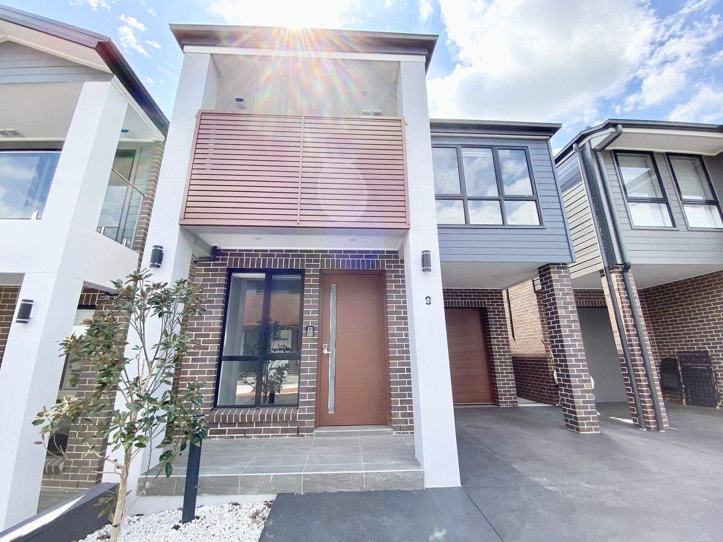 4 bedrooms Townhouse in 9 Bliss Glade MARSDEN PARK NSW, 2765