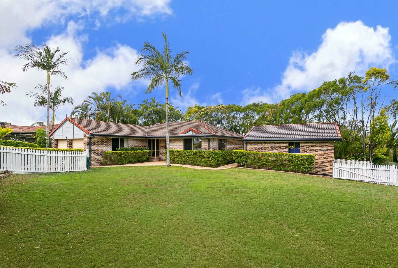 4 Tuena Street, Mudgeeraba QLD 4213, Image 0