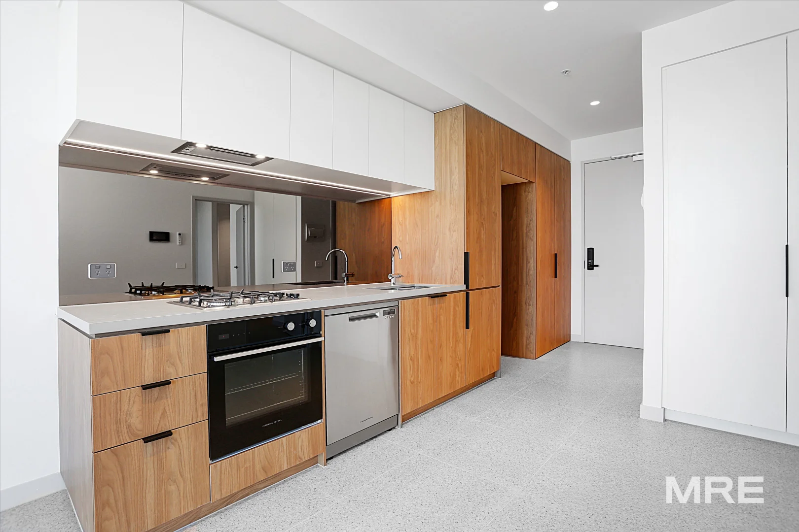 Additional image 2 of 1705/138 Ferrars Street, South Melbourne VIC 3205