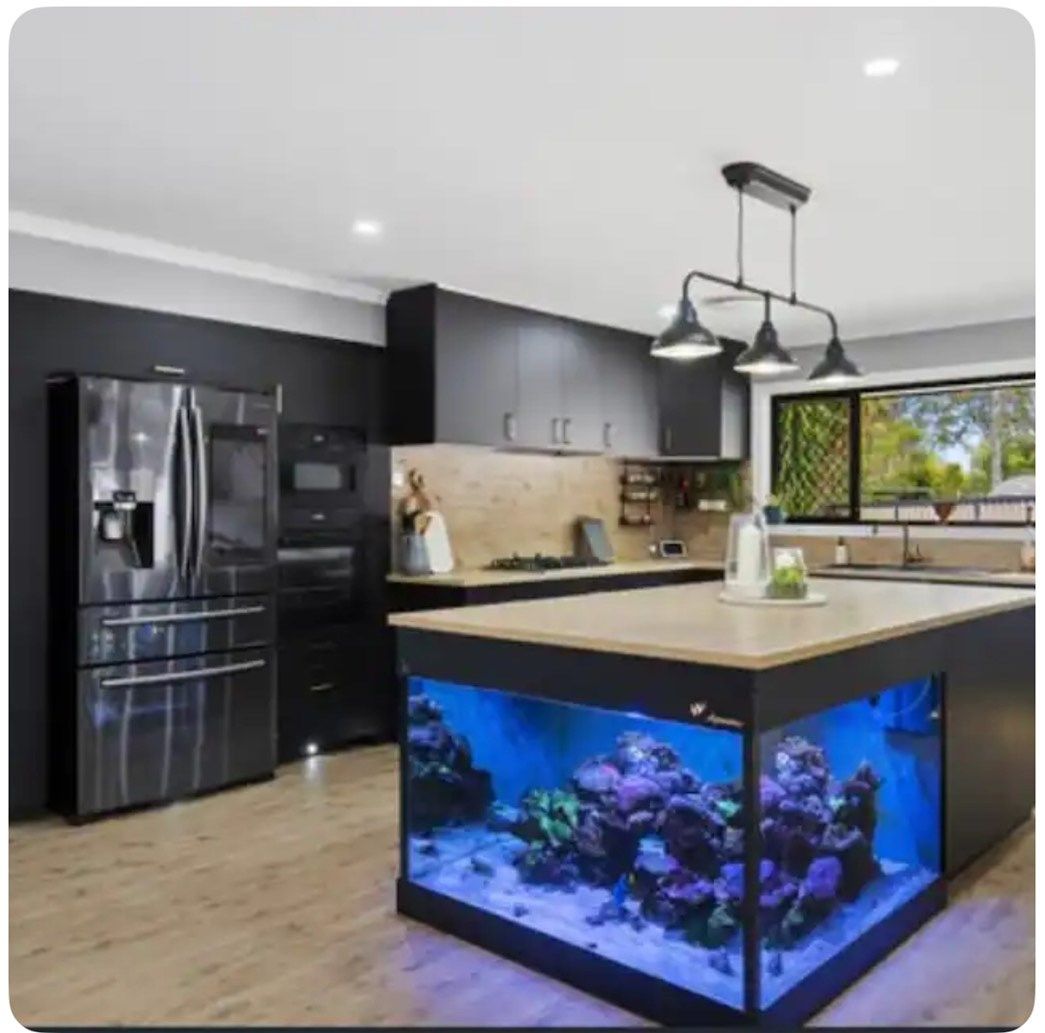 5 bedrooms House in  HELENSVALE QLD, 4212