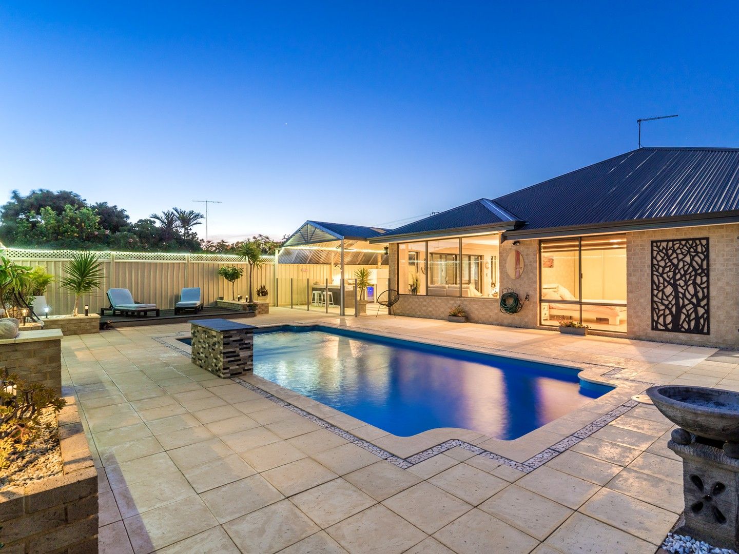 4 bedrooms House in 63 Malibu Road SAFETY BAY WA, 6169