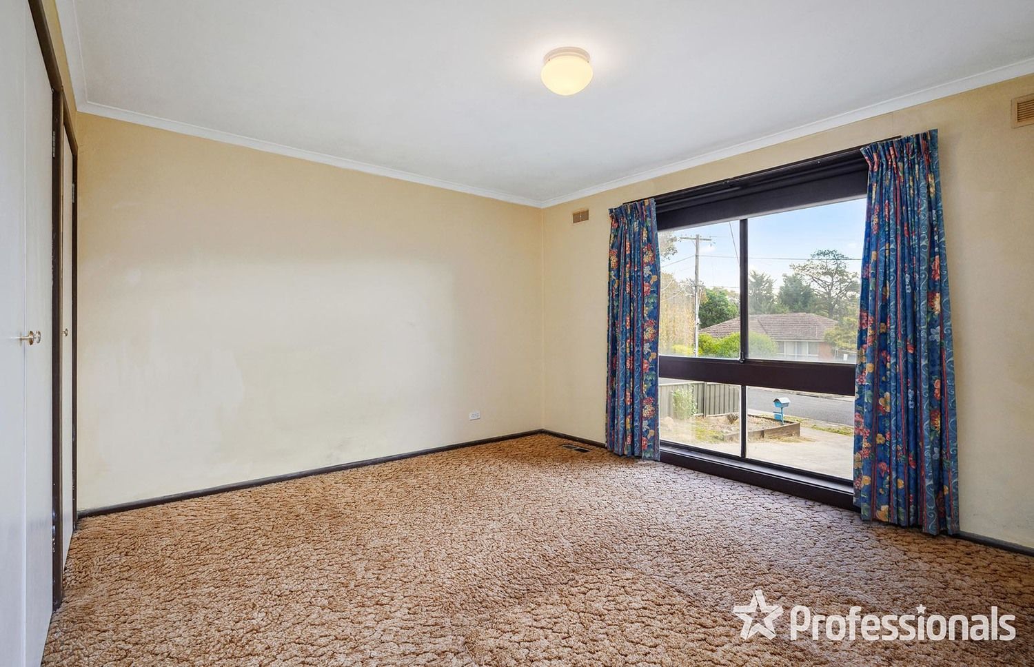 11 Olympus Drive, Croydon South VIC 3136, Image 2