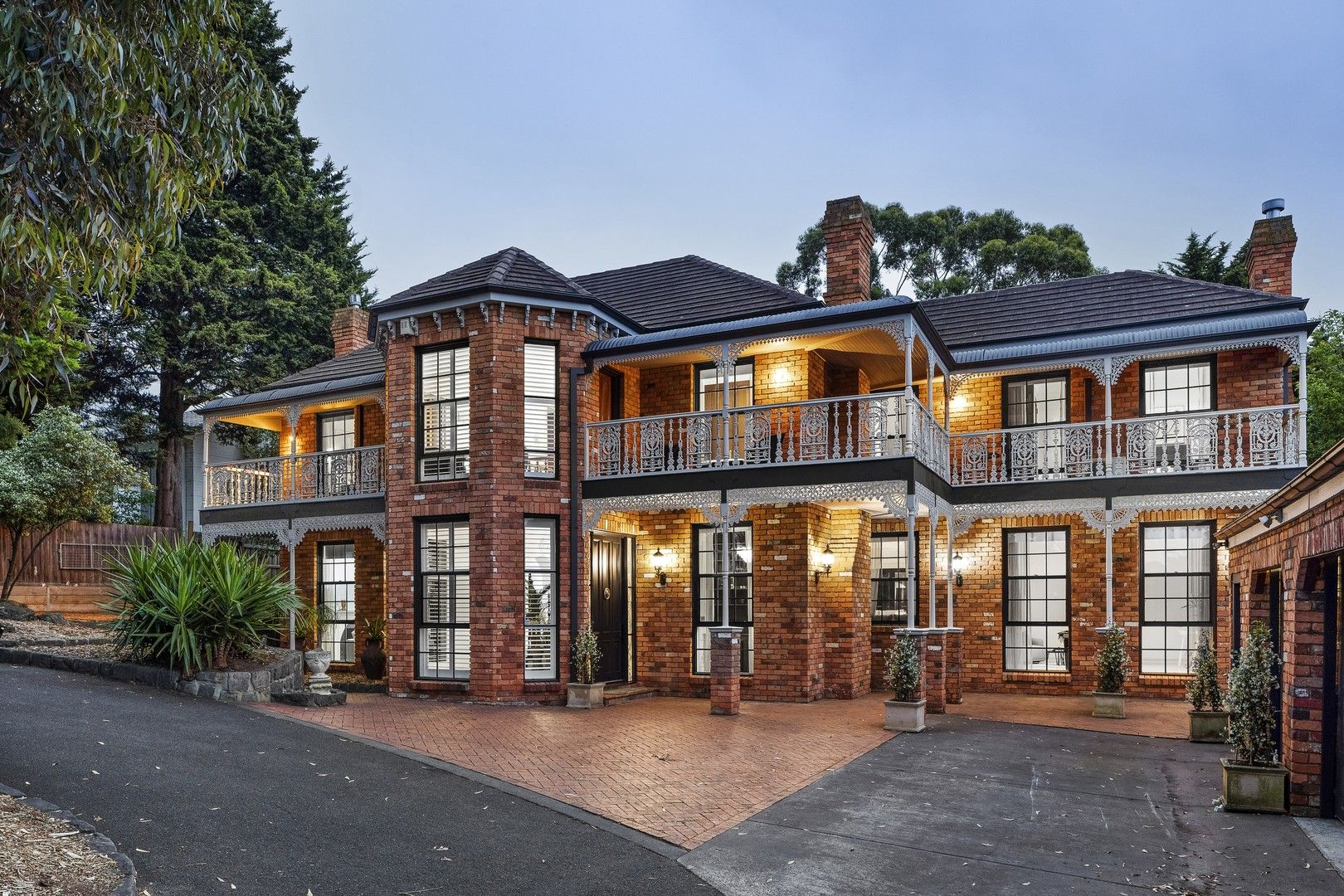 5 bedrooms House in 43 Sibyl Avenue FRANKSTON SOUTH VIC, 3199