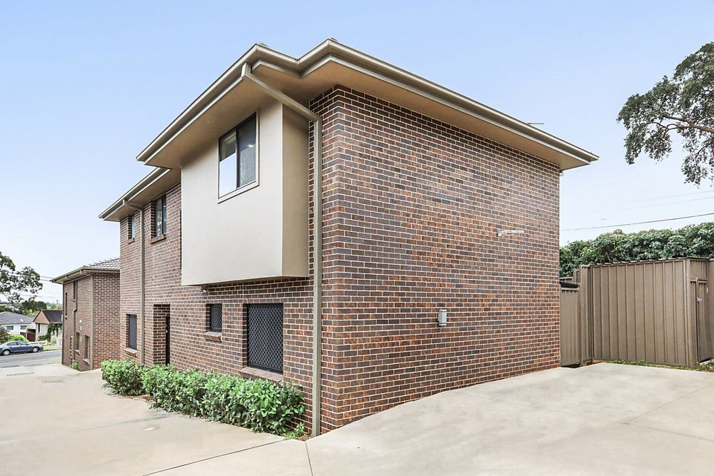 2/95 Bonds Road, Peakhurst NSW 2210, Image 0