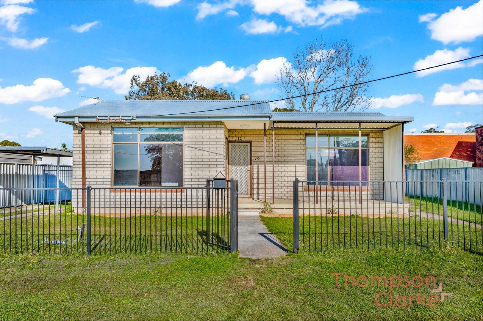 3 bedrooms House in 19 Railway Parade BERESFIELD NSW, 2322