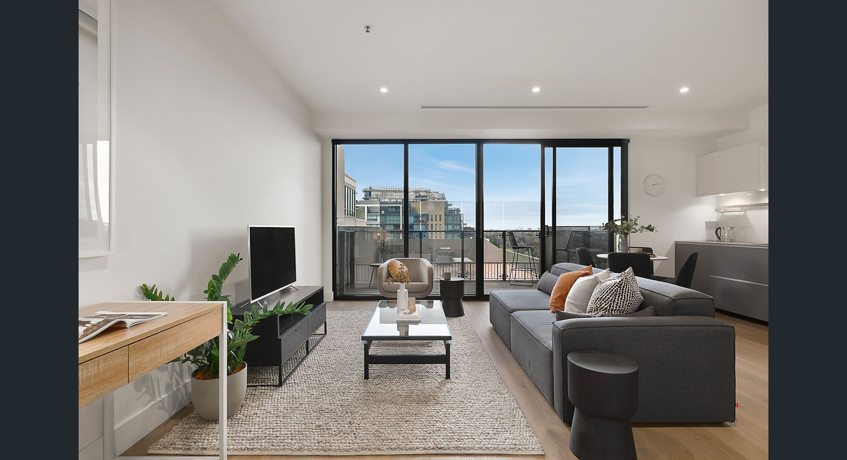 1103 14 Queens Road Melbourne 3004 Vic 3004 Apartment For Rent 750 Domain