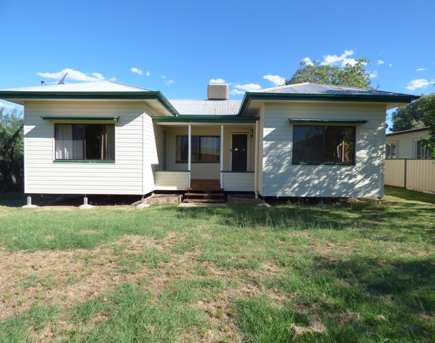 2 Saunders Street, Roma QLD 4455