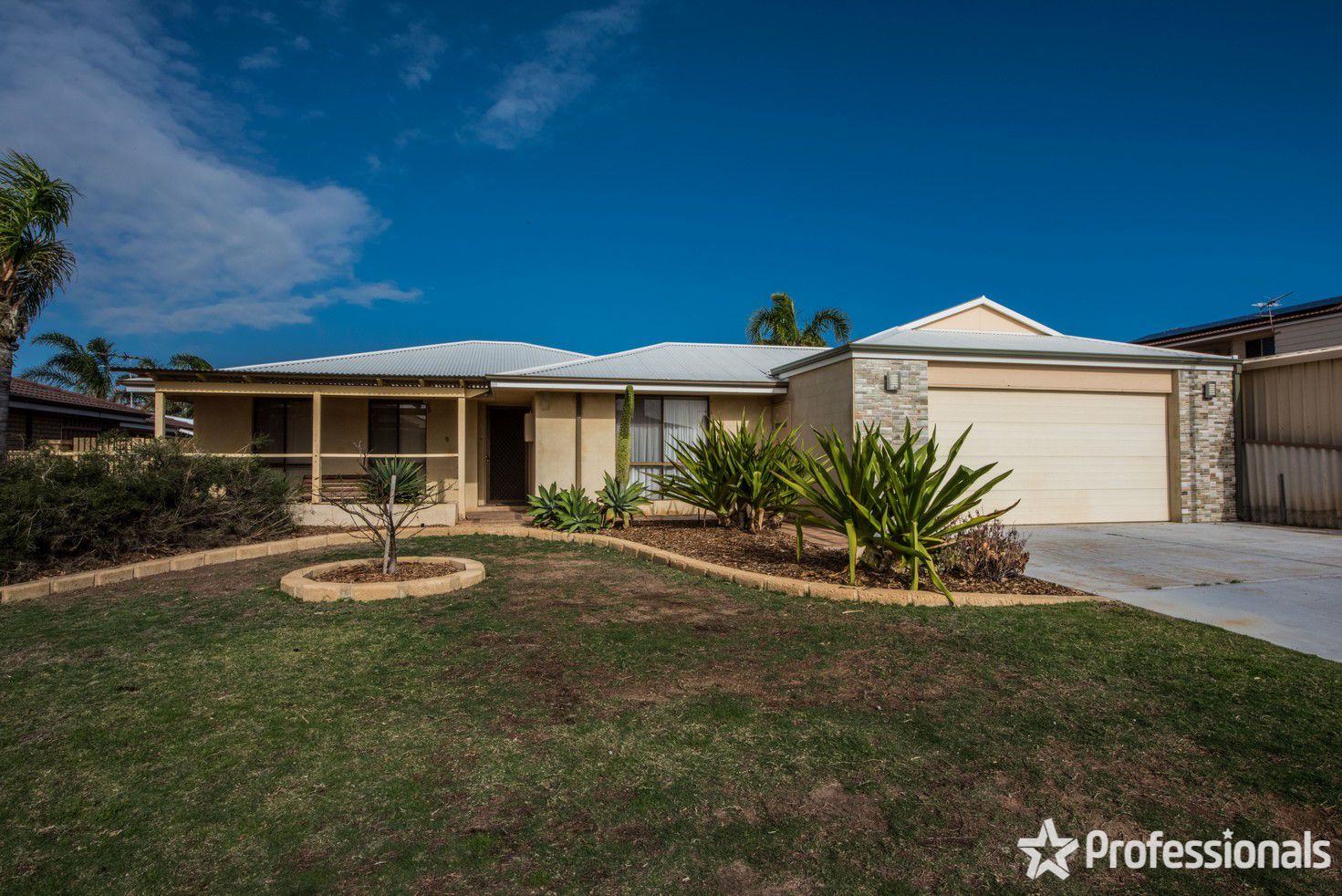 4 Queenscliff Close, Tarcoola Beach WA 6530, Image 0