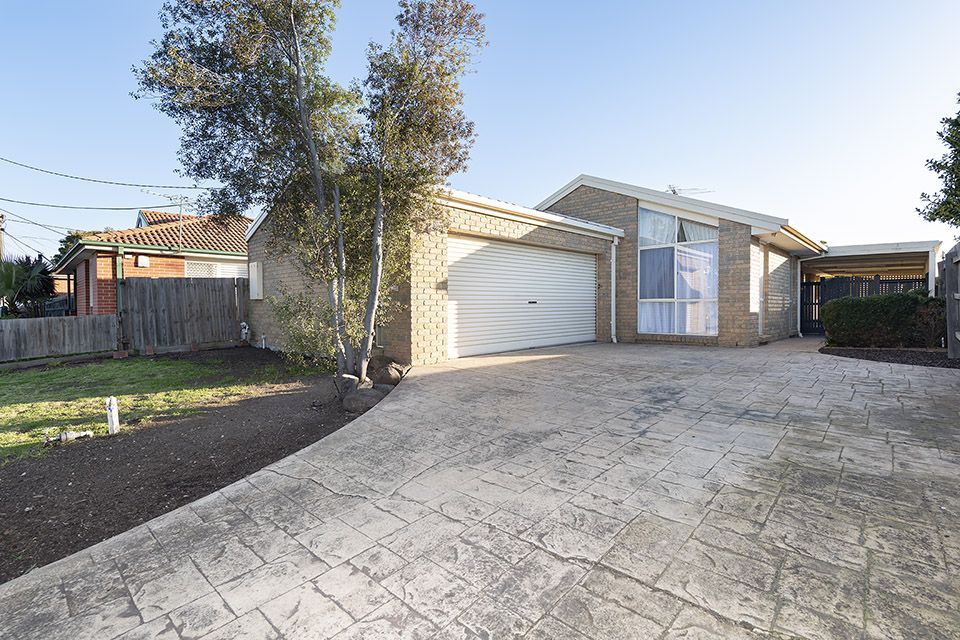 3 bedrooms House in 74 Howard Street ALTONA MEADOWS VIC, 3028