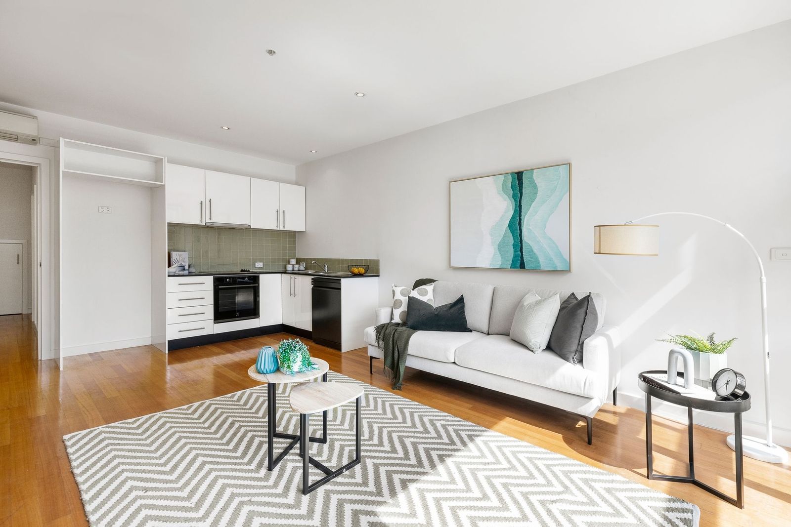 2 bedrooms Apartment / Unit / Flat in 4/33 Prentice Street ST KILDA EAST VIC, 3183