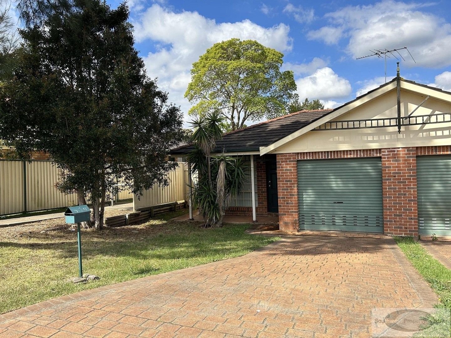 3 bedrooms Duplex in 19A Karrabul Road ST HELENS PARK NSW, 2560