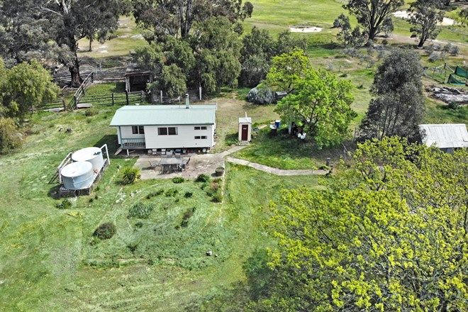Picture of 16 Potters Road, REDBANK VIC 3477