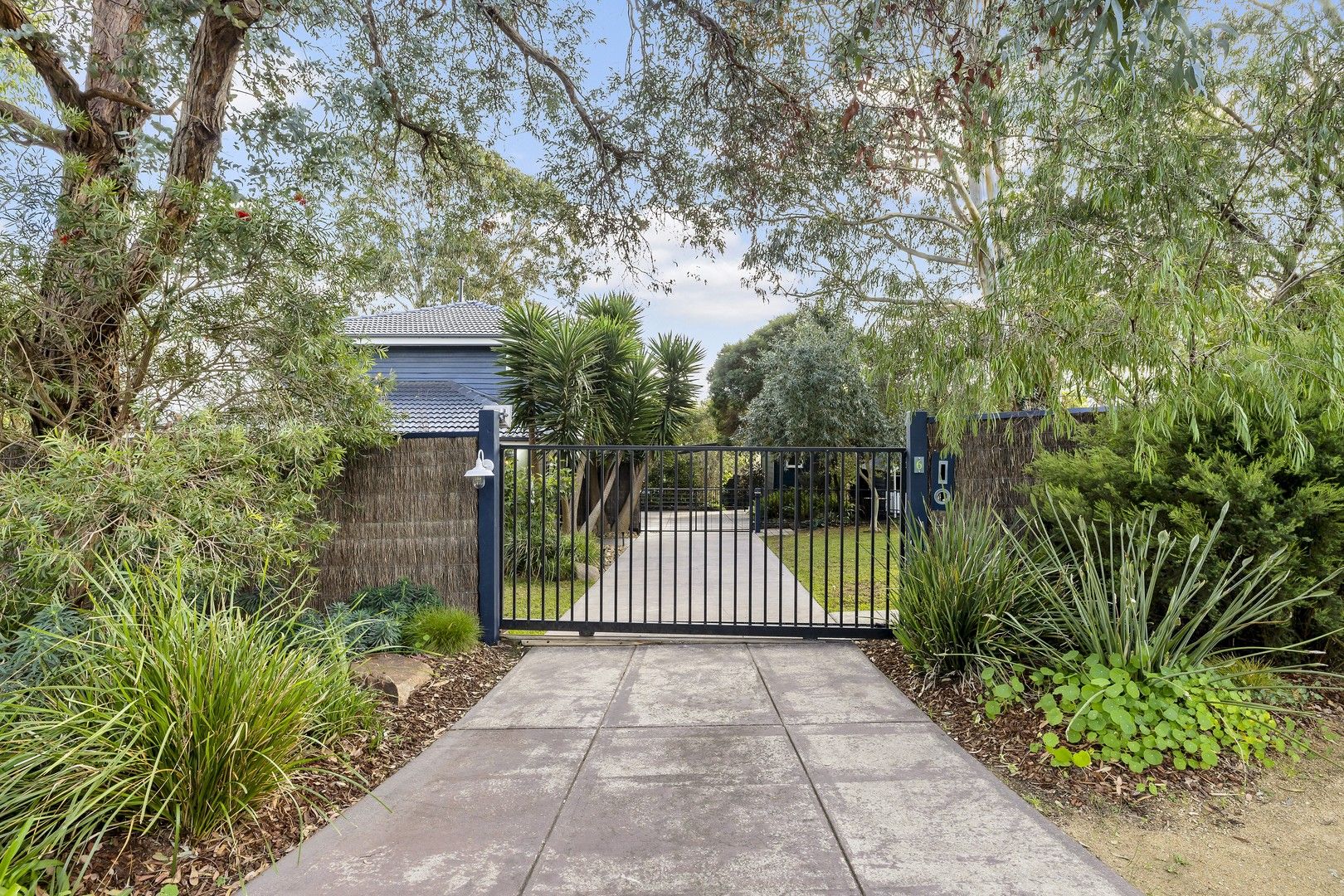6 Daimler Court, McCrae VIC 3938 Domain