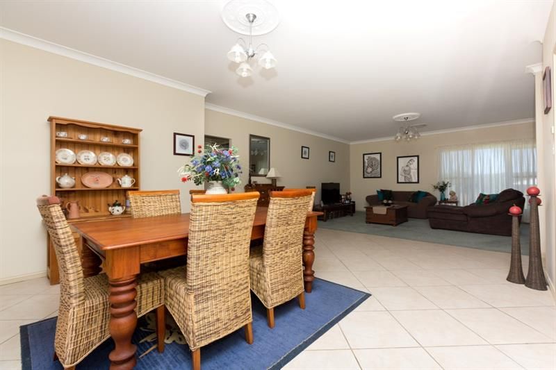 74 Torryburn Way, Dubbo NSW 2830, Image 2