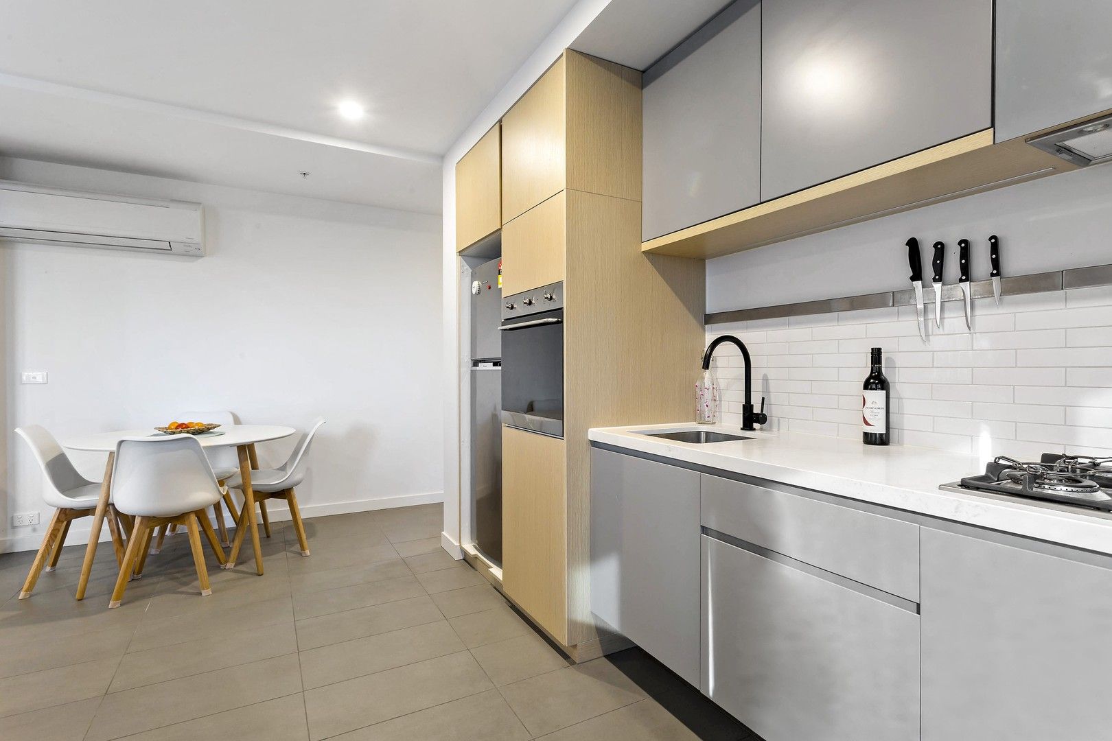 2 bedrooms Apartment / Unit / Flat in 511/132 Burnley Street RICHMOND VIC, 3121