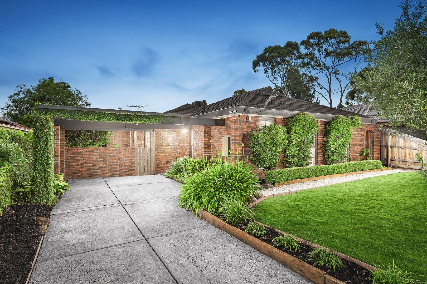 4 bedrooms House in 6 Adley Court VERMONT SOUTH VIC, 3133