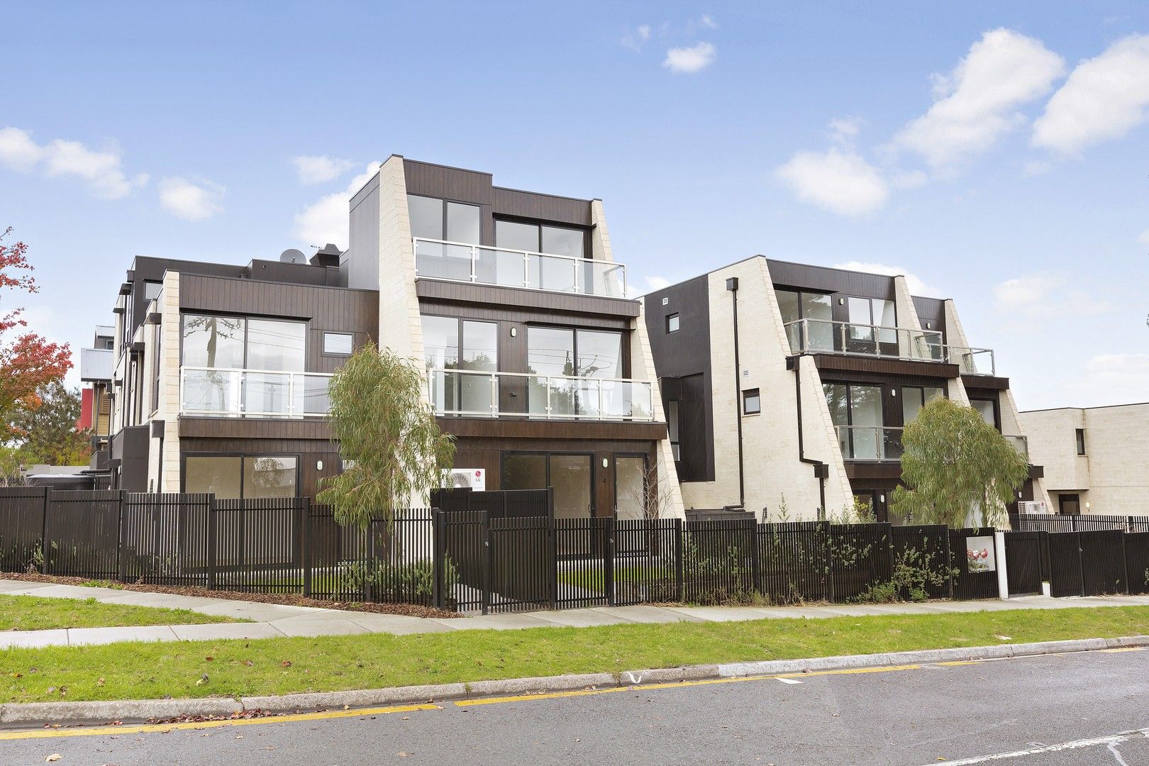 4 bedrooms Townhouse in 9/1 Winton Street BURWOOD VIC, 3125