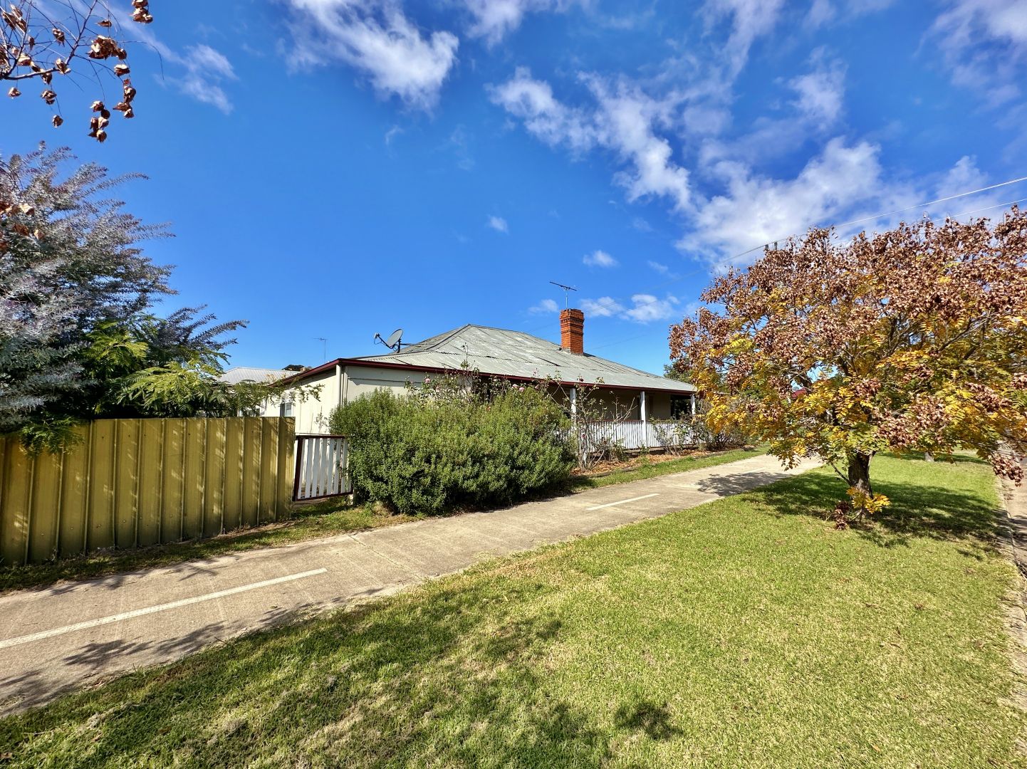 25 Gordon Street, Young NSW 2594, Image 2