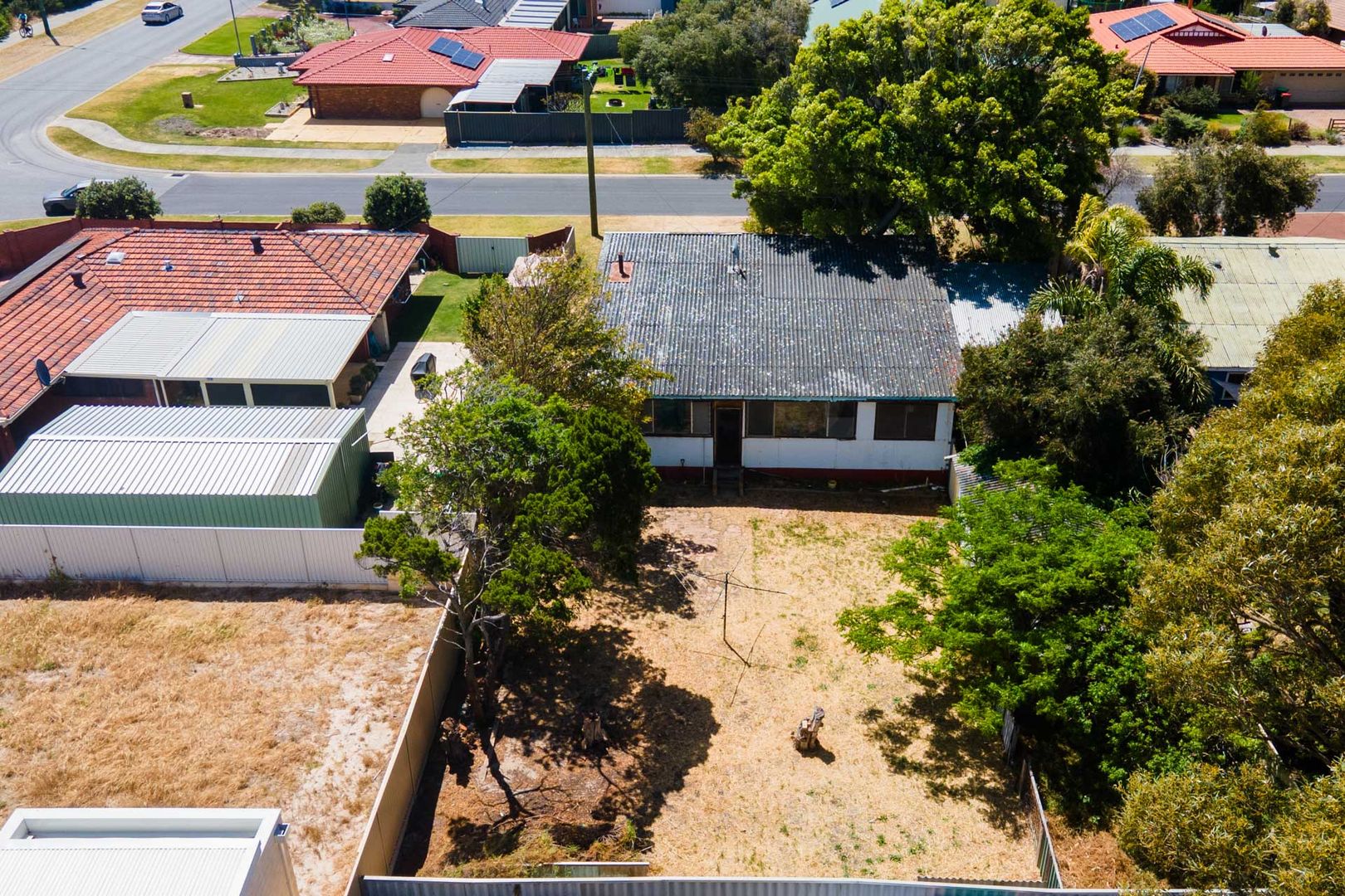 33 Hokin Street, Waikiki WA 6169, Image 2