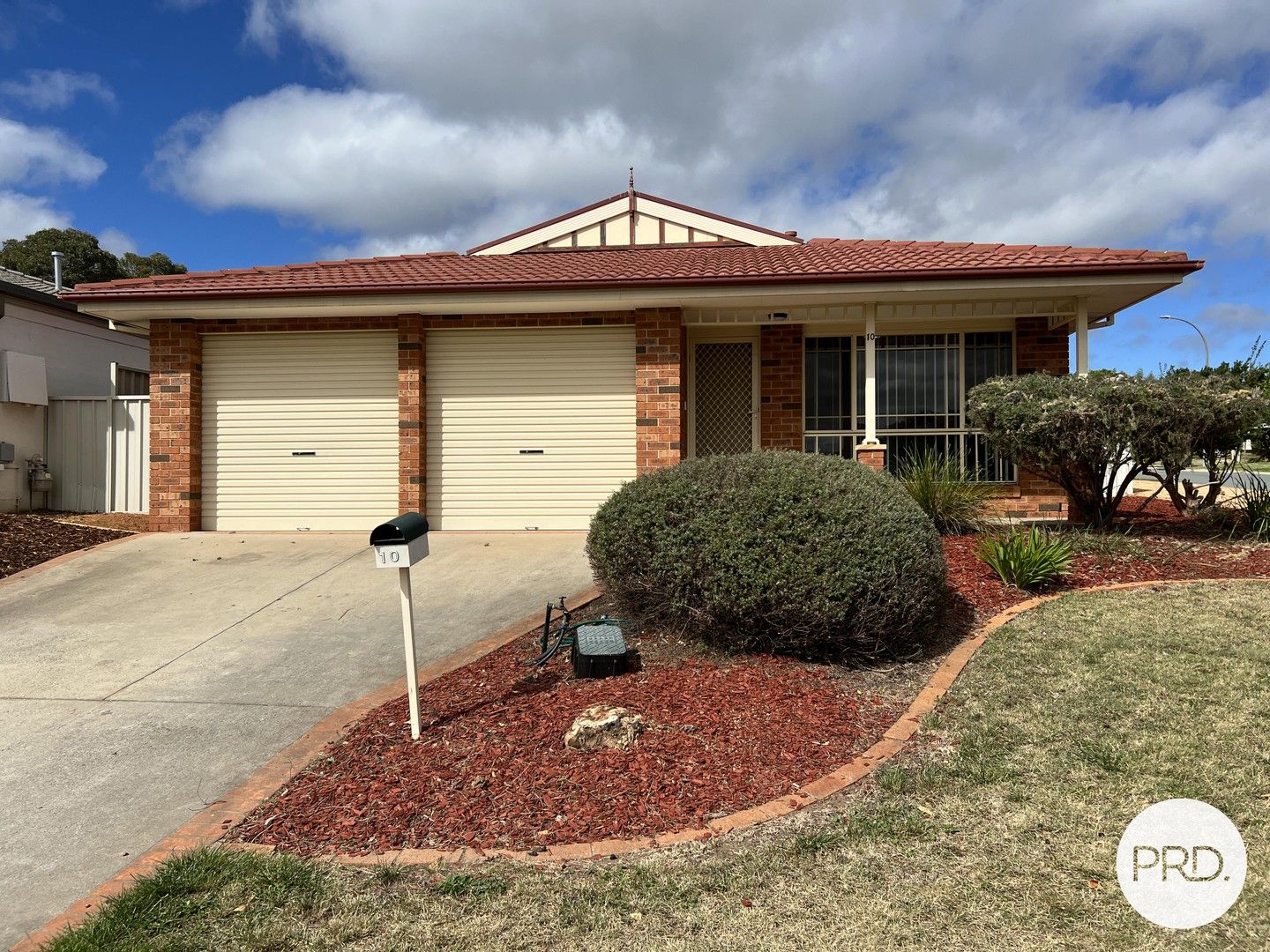 3 bedrooms House in 10 Thomas Royal Gardens QUEANBEYAN NSW, 2620