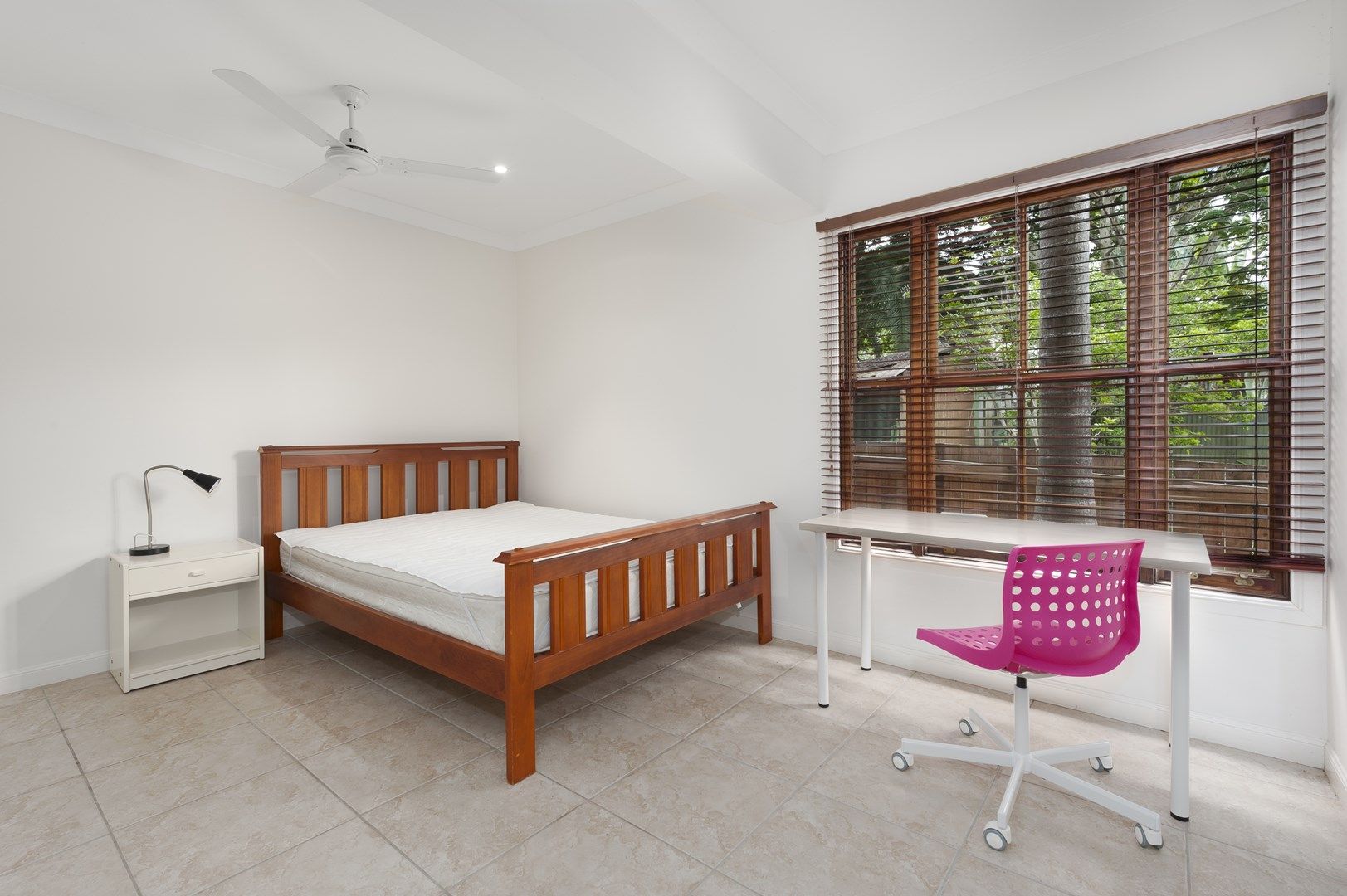 1 bedrooms House in 95 Munro Street ST LUCIA QLD, 4067