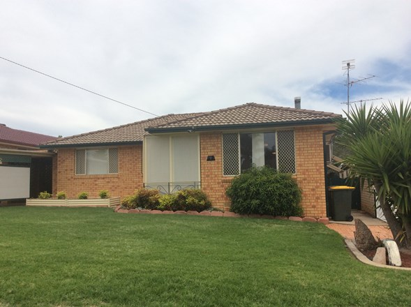 4 Arinya Street, South Tamworth NSW 2340