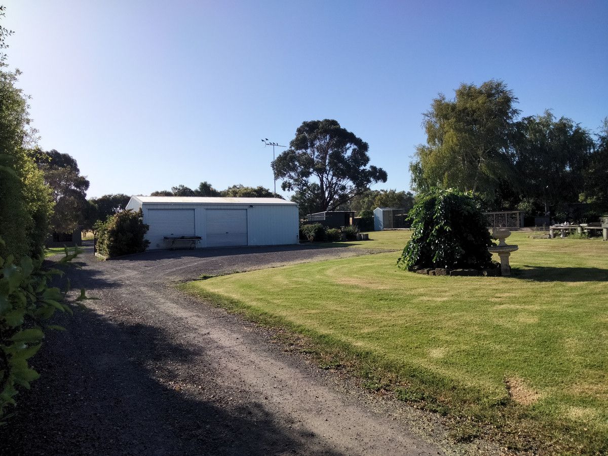 35 Ardonachie Street, Macarthur VIC 3286, Image 2