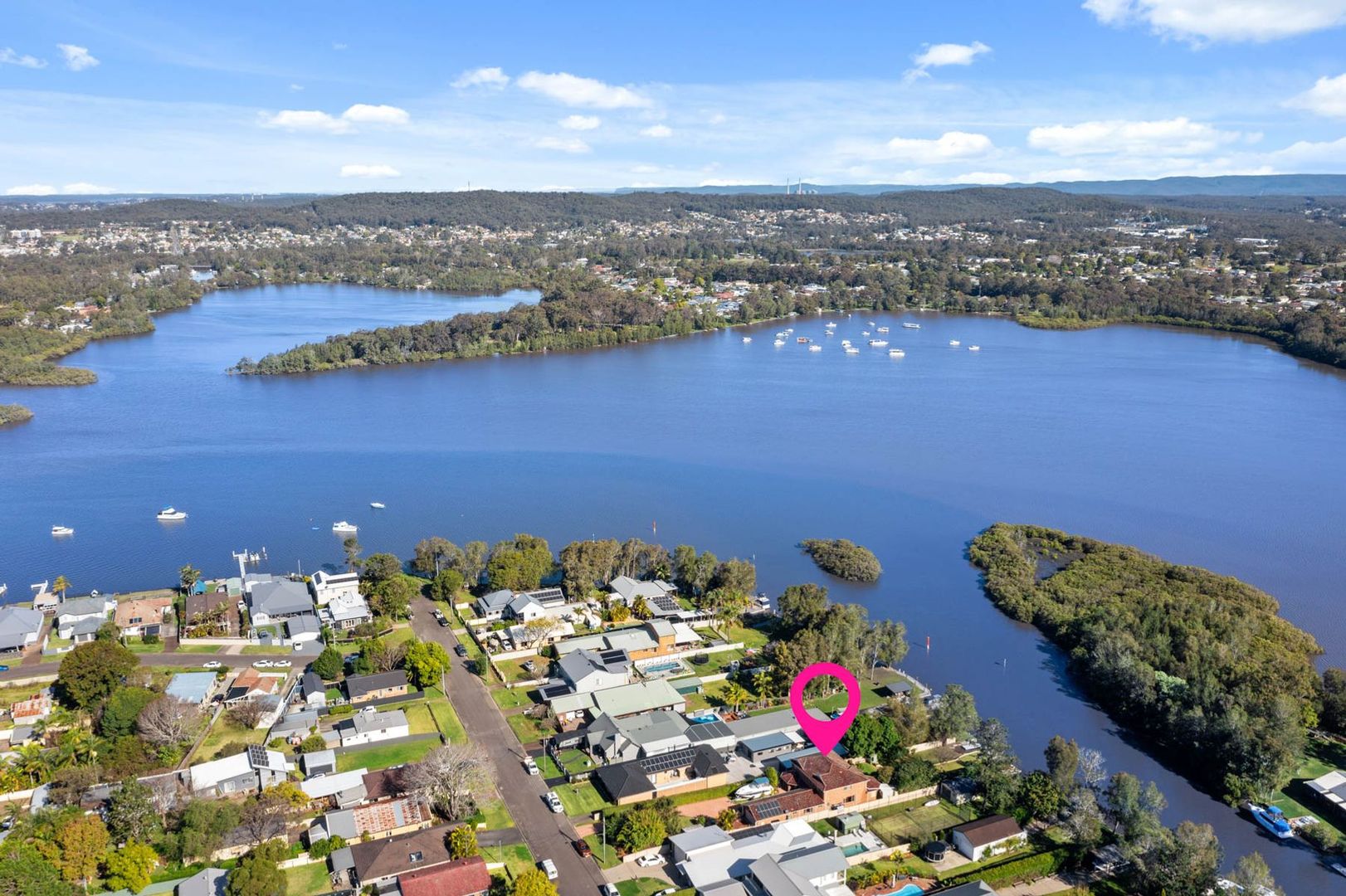 33 Brougham Avenue, Fennell Bay Property History & Address Research