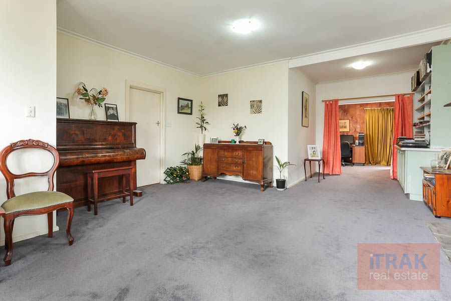 16 Wiltshire Avenue, Bayswater VIC 3153, Image 2