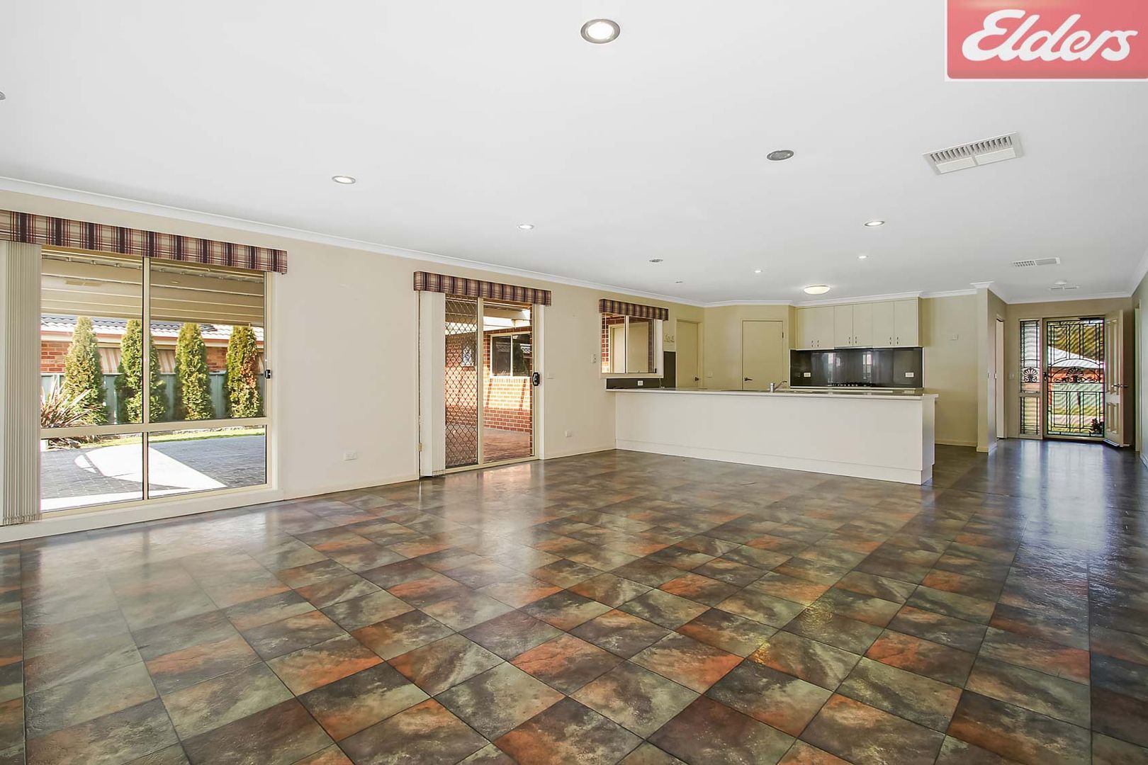 20 The Grove, Thurgoona NSW 2640, Image 2