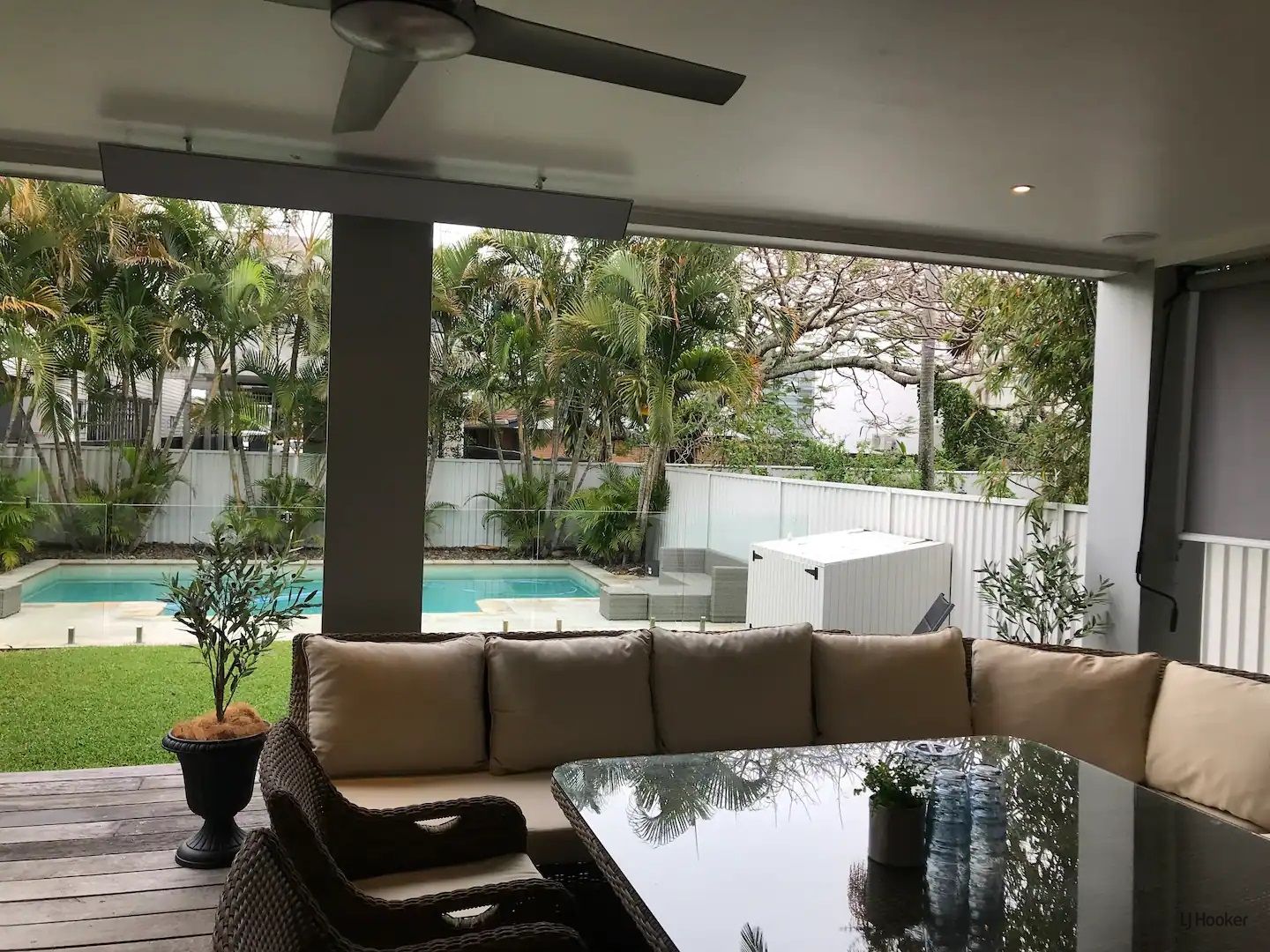 5 bedrooms House in 22 Sixth Avenue PALM BEACH QLD, 4221