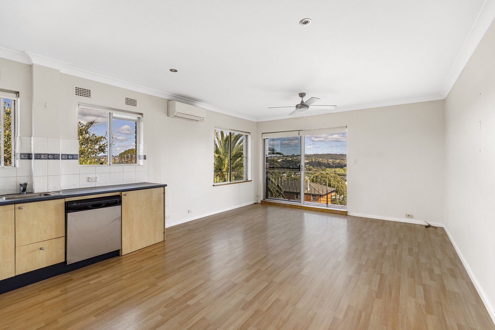 2 bedrooms Apartment / Unit / Flat in 10/10 Cavill Street QUEENSCLIFF NSW, 2096