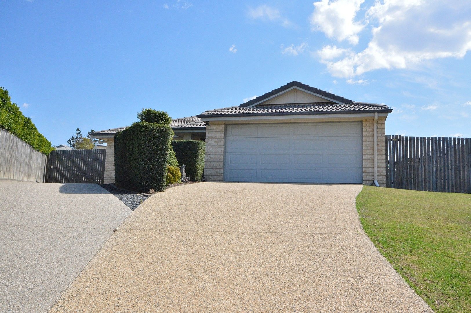4 bedrooms House in 11 Capital Drive ROSENTHAL HEIGHTS QLD, 4370