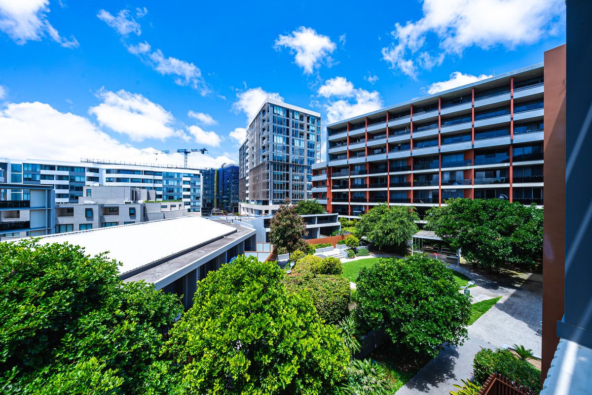 3 bedrooms Apartment / Unit / Flat in 327/9 Rose Valley Way ZETLAND NSW, 2017