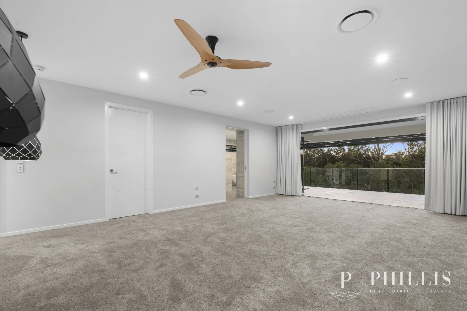 Additional image 96 of 2515 Cressbrook Drive, Hope Island QLD 4212