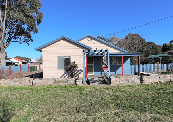 4 Stephen Street, Bombala NSW 2632