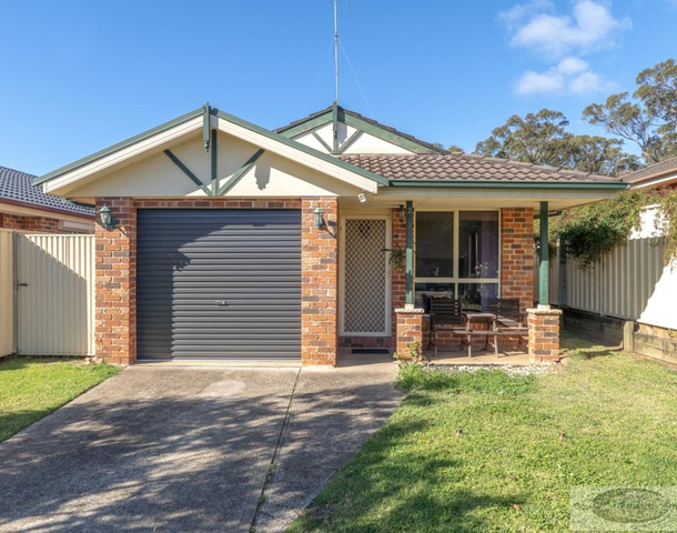 2/37 Carbasse Crescent, St Helens Park NSW 2560