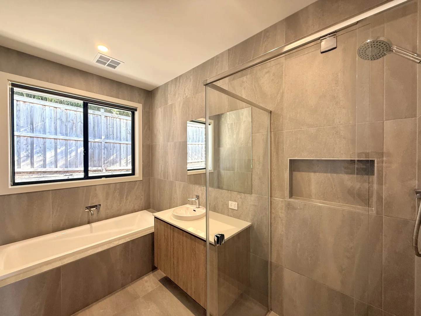 Additional image 14 of 2 Harrods Close, Drouin VIC 3818