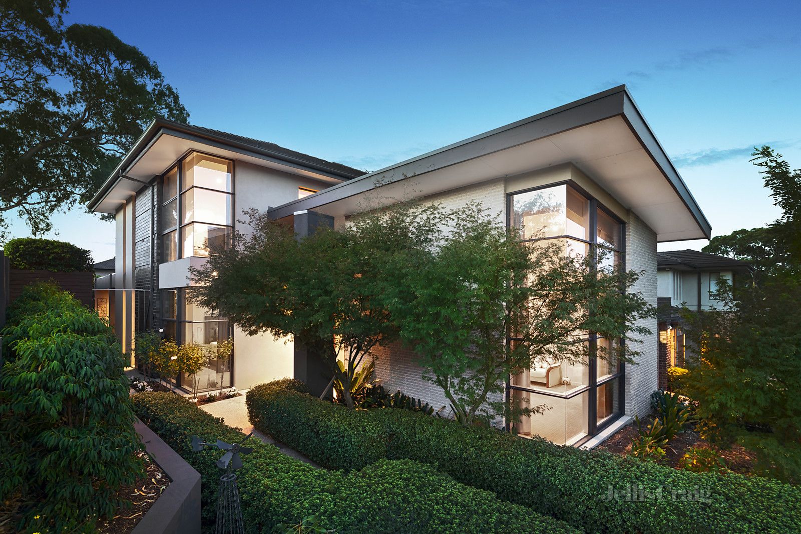 33 Forestwood Drive, Macleod Property History & Address Research Domain