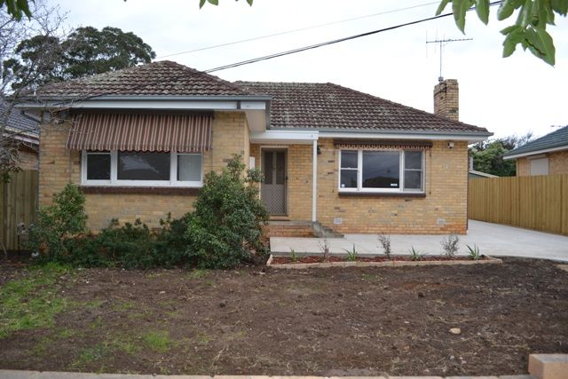 12 West Court, Airport West VIC 3042