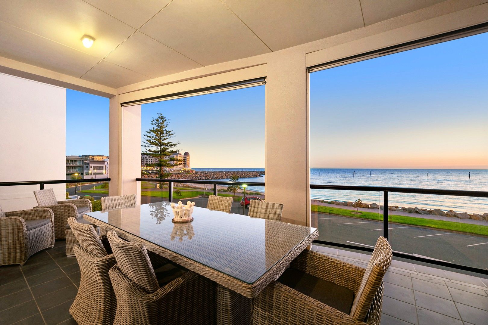 4/7 North Esplanade, Glenelg North SA 5045, Image 0